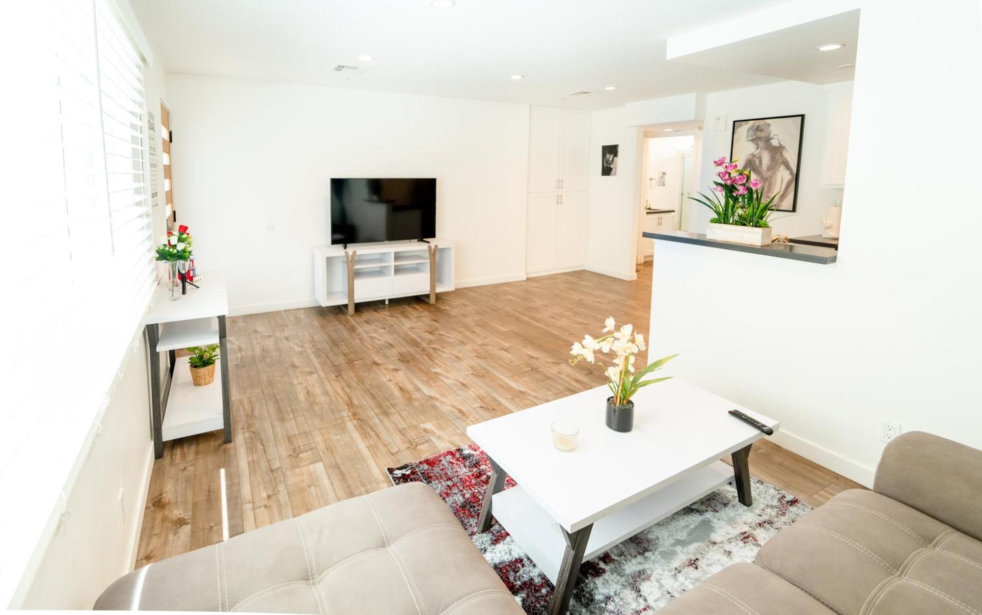 Lux Modern 1-bedroom 1-bathroom In Koreatown Area Los Angeles